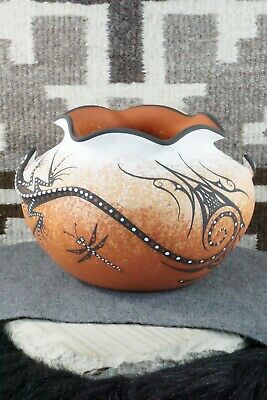 Zuni Pottery - Deldrick Cellicion