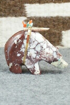 Bear Zuni Fetish Carving - Fernando Laiwakete