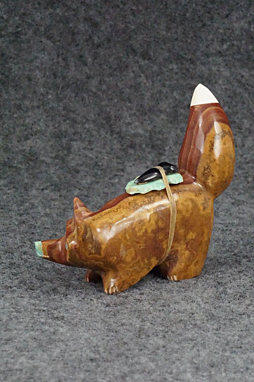 Wolf Zuni Fetish Carving - Enrike Leekya