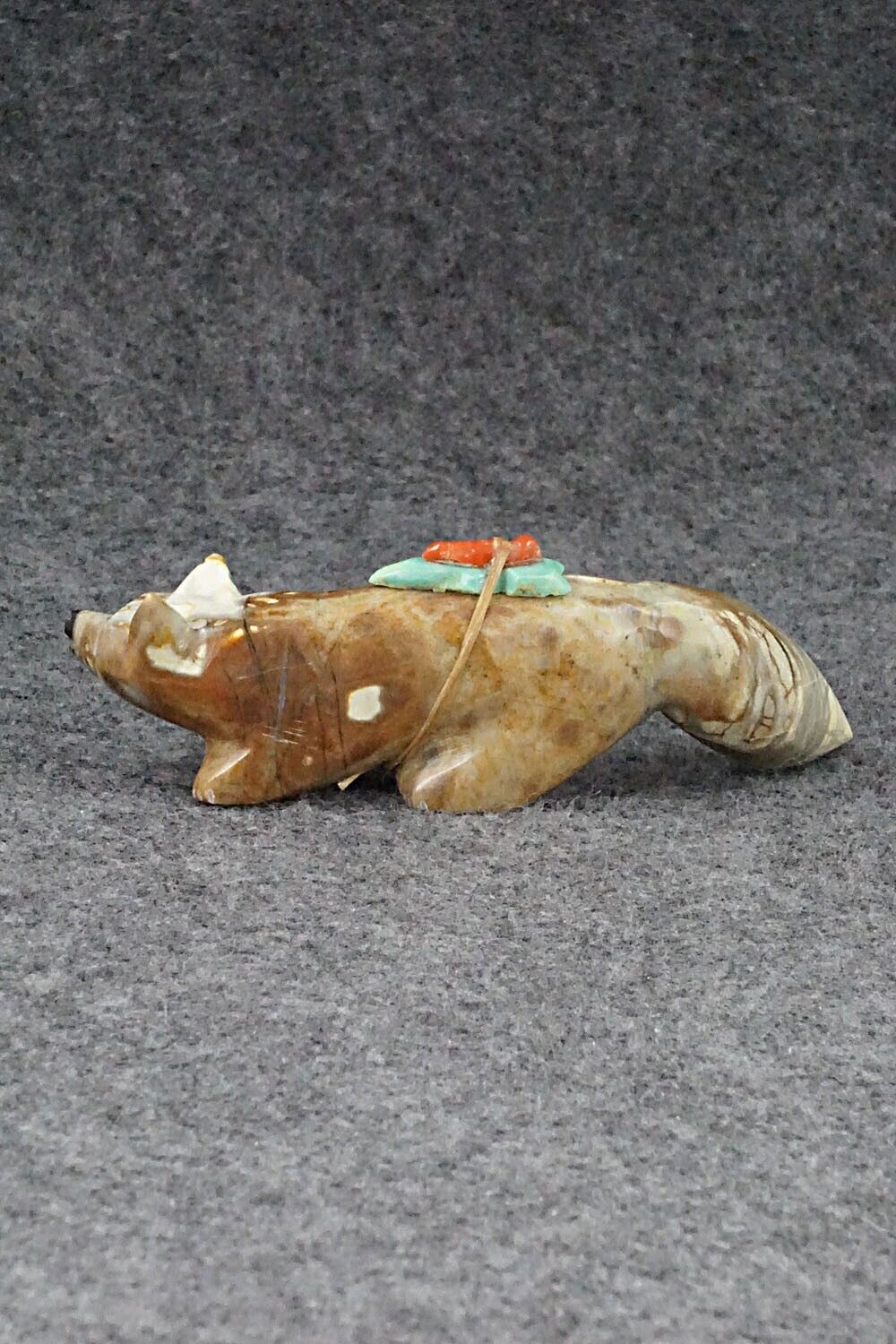 Wolf Zuni Fetish Carving - Enrike Leekya