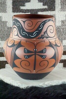 Zuni Pottery - Peynetsa