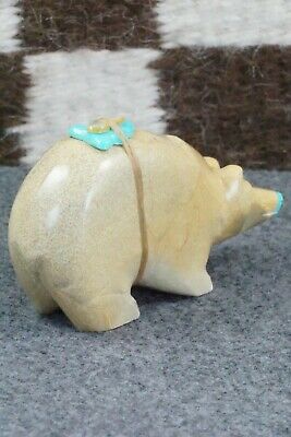 Bear Zuni Fetish Carving - Enrike Leekya