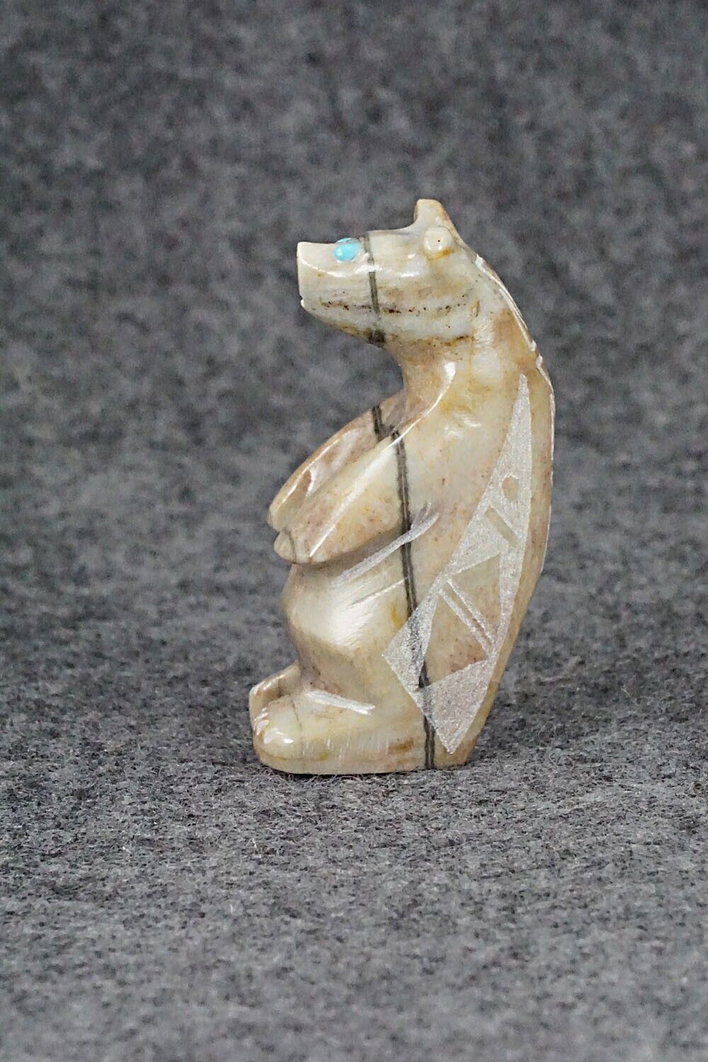 Bear Zuni Fetish Carving - Shannon Calavaza