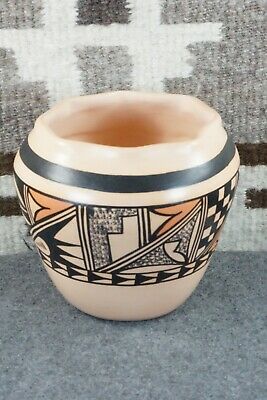 Hopi Pottery - Alta Yesslith