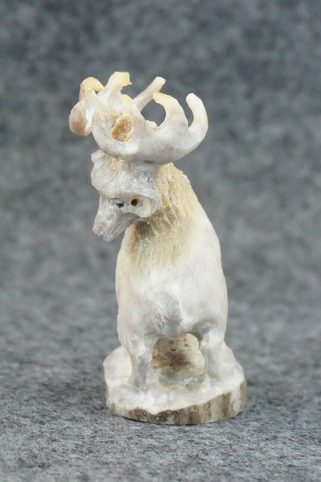 Deer Zuni Fetish Carving - Lewis Malie Jr.