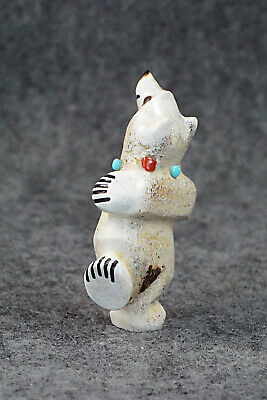 Bear Zuni Fetish Carving - Claudia Peina