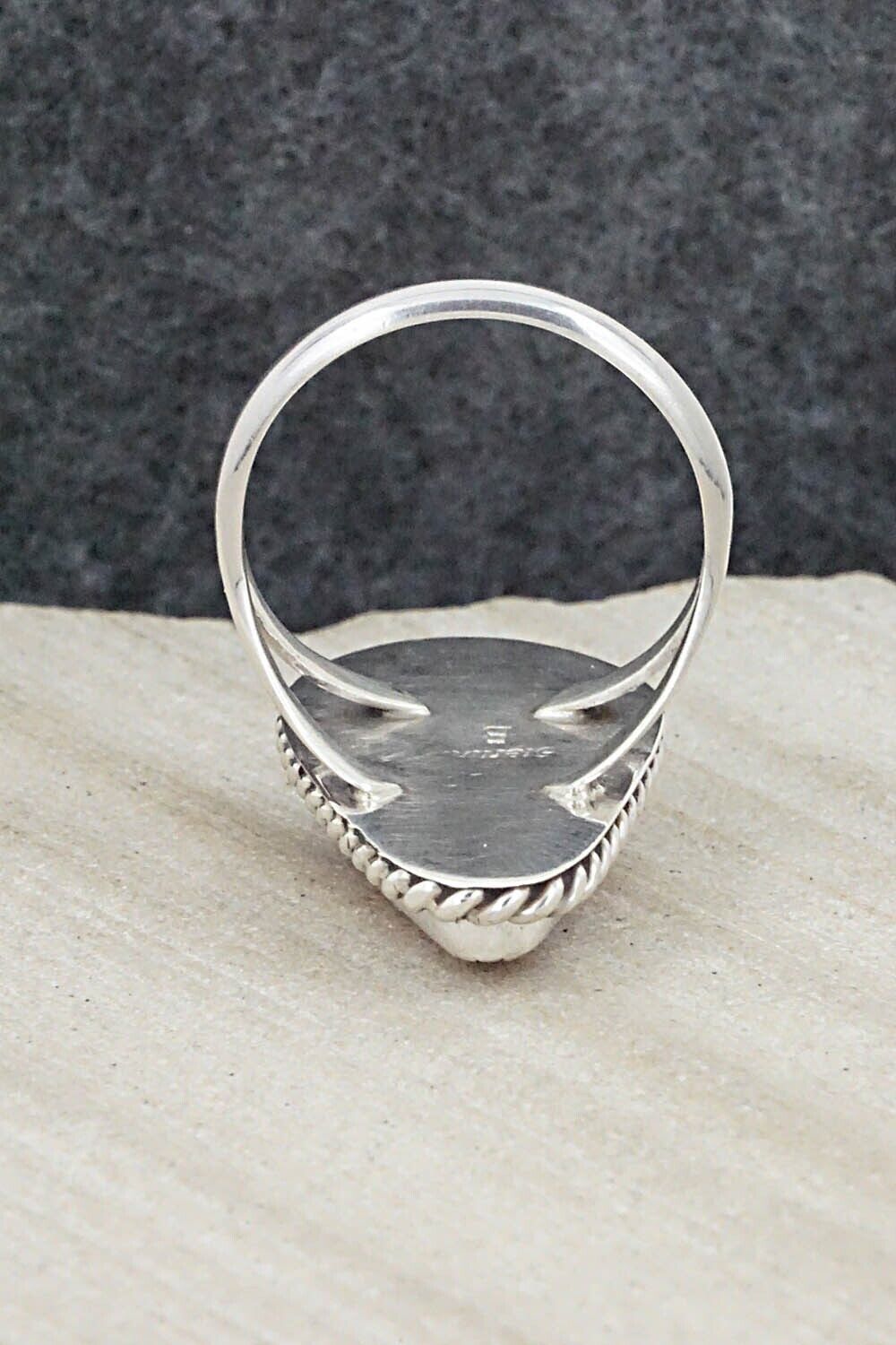 Spiny Oyster & Sterling Silver Ring - Benjamin Martinez - Size 9