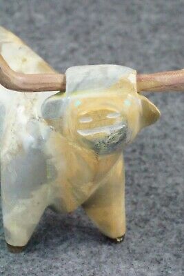 Bull Zuni Fetish Carving - Enrike Leekya