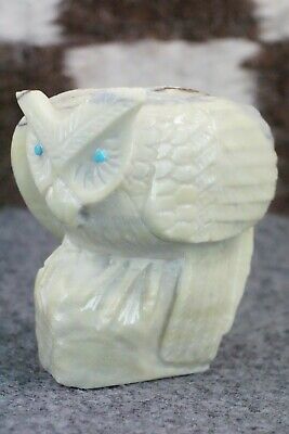Owl Zuni Fetish Carving - Derrick Kaamasee