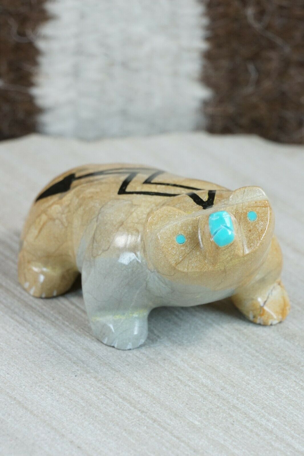 Badger Zuni Fetish Carving - Enrike Leekya