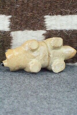 Badger Zuni Fetish Carving - Enrike Leekya