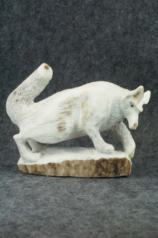 Wolf Zuni Fetish Carving - Lewis Malie Jr.