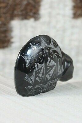 Bear Zuni Fetish Carving - Gerald Peina - High Lonesome Trading