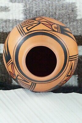 Hopi Pottery - A. Yesslith