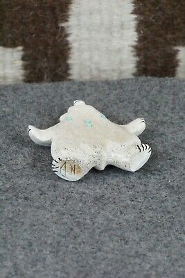 Bear Zuni Fetish Carving - Claudia Peina