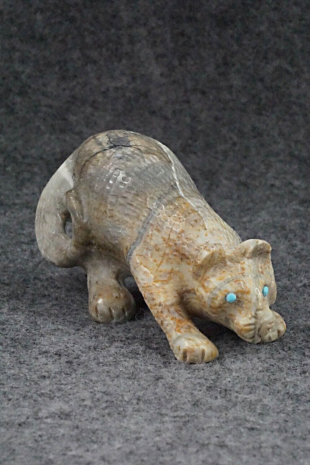 Mountain Lion Zuni Fetish Carving - Wilfred Cheama