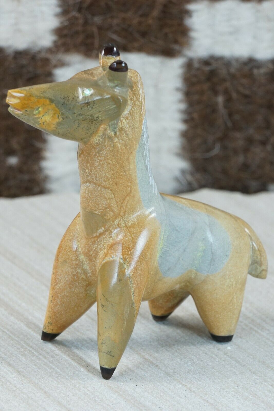 Giraffe Zuni Fetish Carving - Enrike Leekya