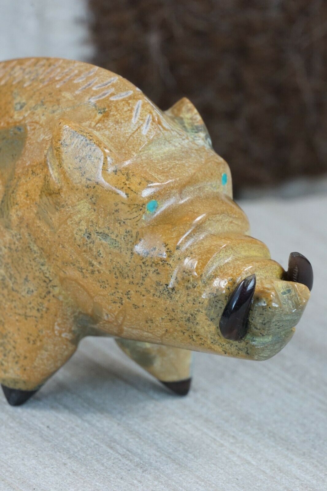 Razorback Hog Zuni Fetish Carving - Enrike Leekya