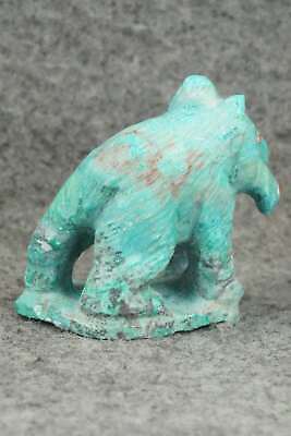 Bear Zuni Fetish Carving - Derrick Kaamasee