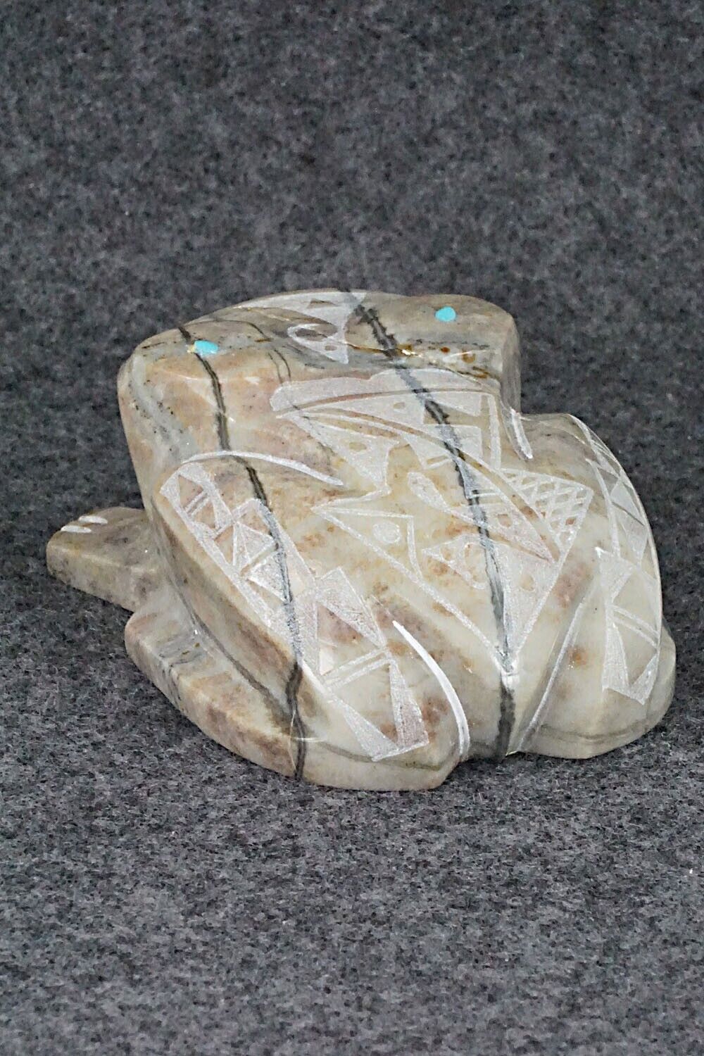 Frog Zuni Fetish Carving - Shannon Calavaza