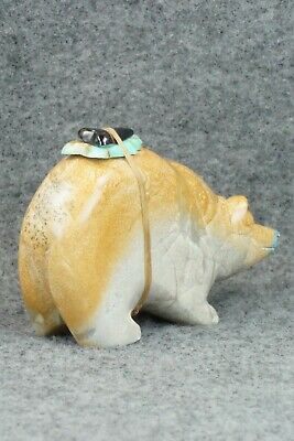 Bear Zuni Fetish Carving - Enrike Leekya