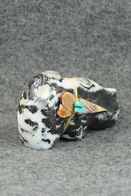 Wolf Zuni Fetish Carving - Daphne Quam