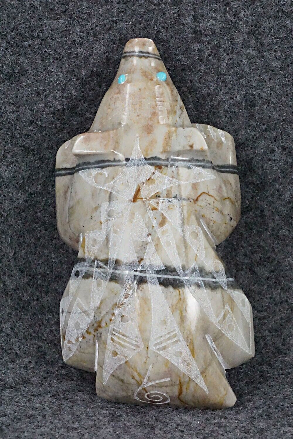 Bear Zuni Fetish Carving - Shannon Calavaza