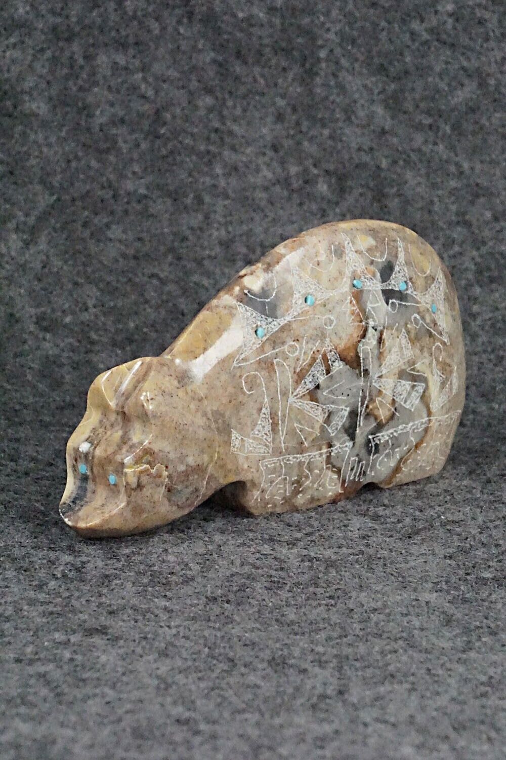 Bear Zuni Fetish Carving - Gerald Peina
