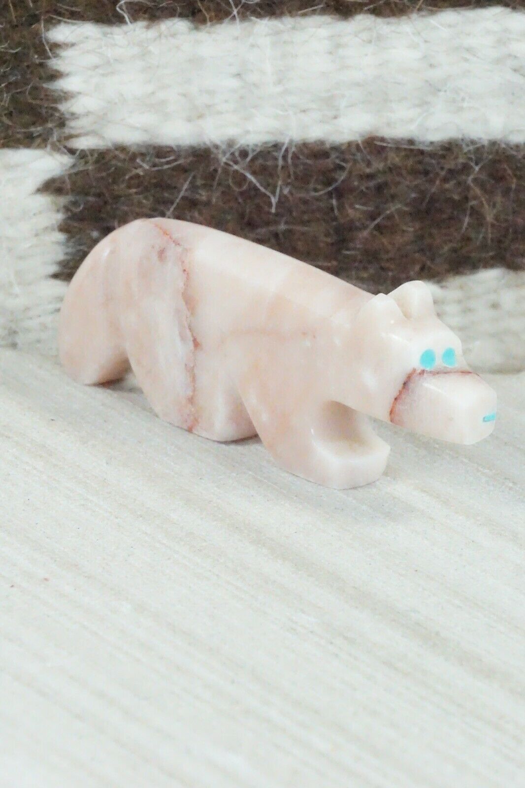 Wolf Zuni Fetish Carving - Bernard Laiwakete