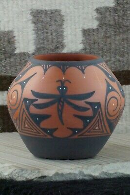 Zuni Pottery - Priscilla Peynetsa