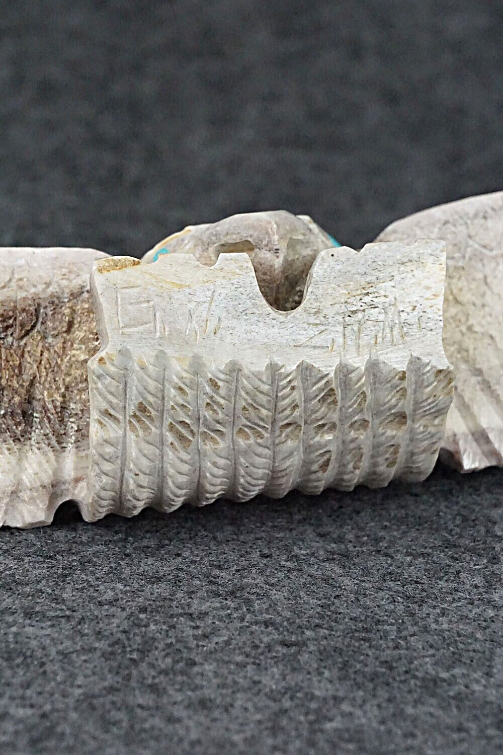 Eagle Zuni Fetish Carving - Garrick Weeka