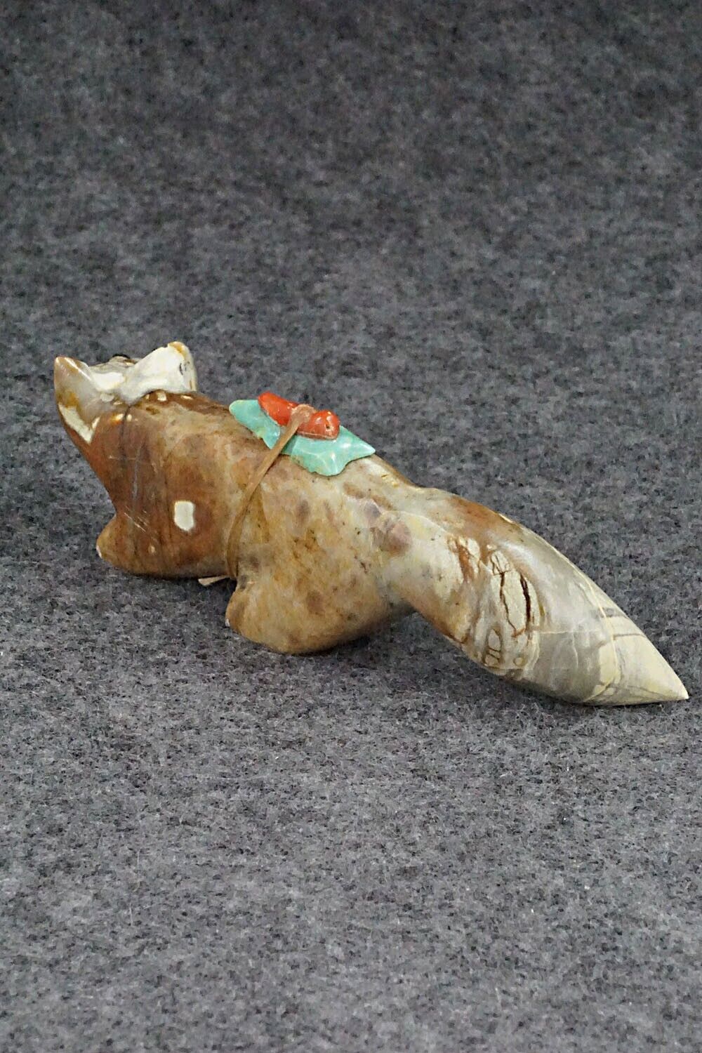 Wolf Zuni Fetish Carving - Enrike Leekya