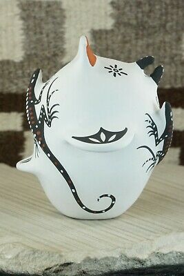 Zuni Pottery - Lorenda Cellicion
