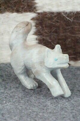 Wolf Zuni Fetish Carving - Derrick Kaamasee