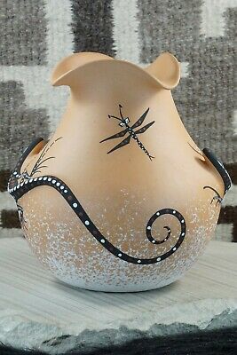Zuni Pottery - Deldrick Cellicion