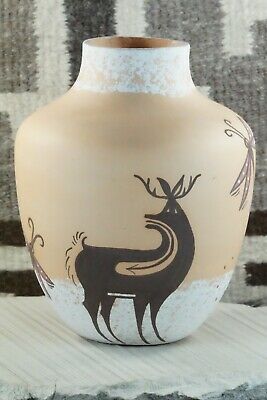 Zuni Pottery - Tara Edaakie