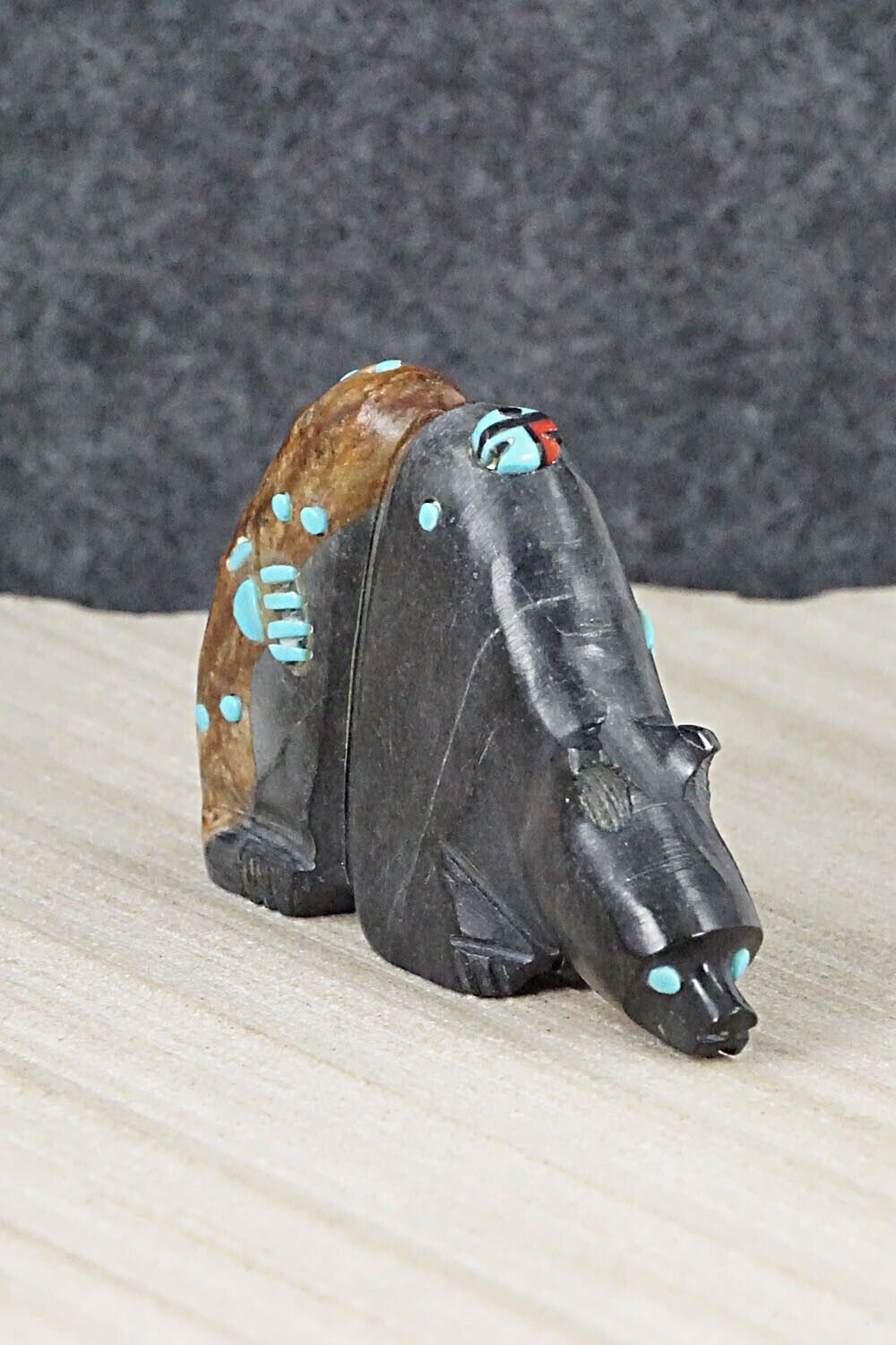 Bear Zuni Fetish Carving - Danette Laate