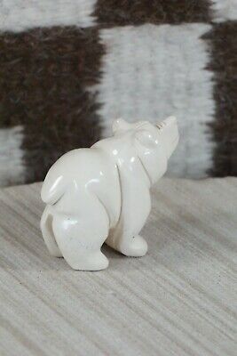 Bear Zuni Fetish Carving - Albert Livingston