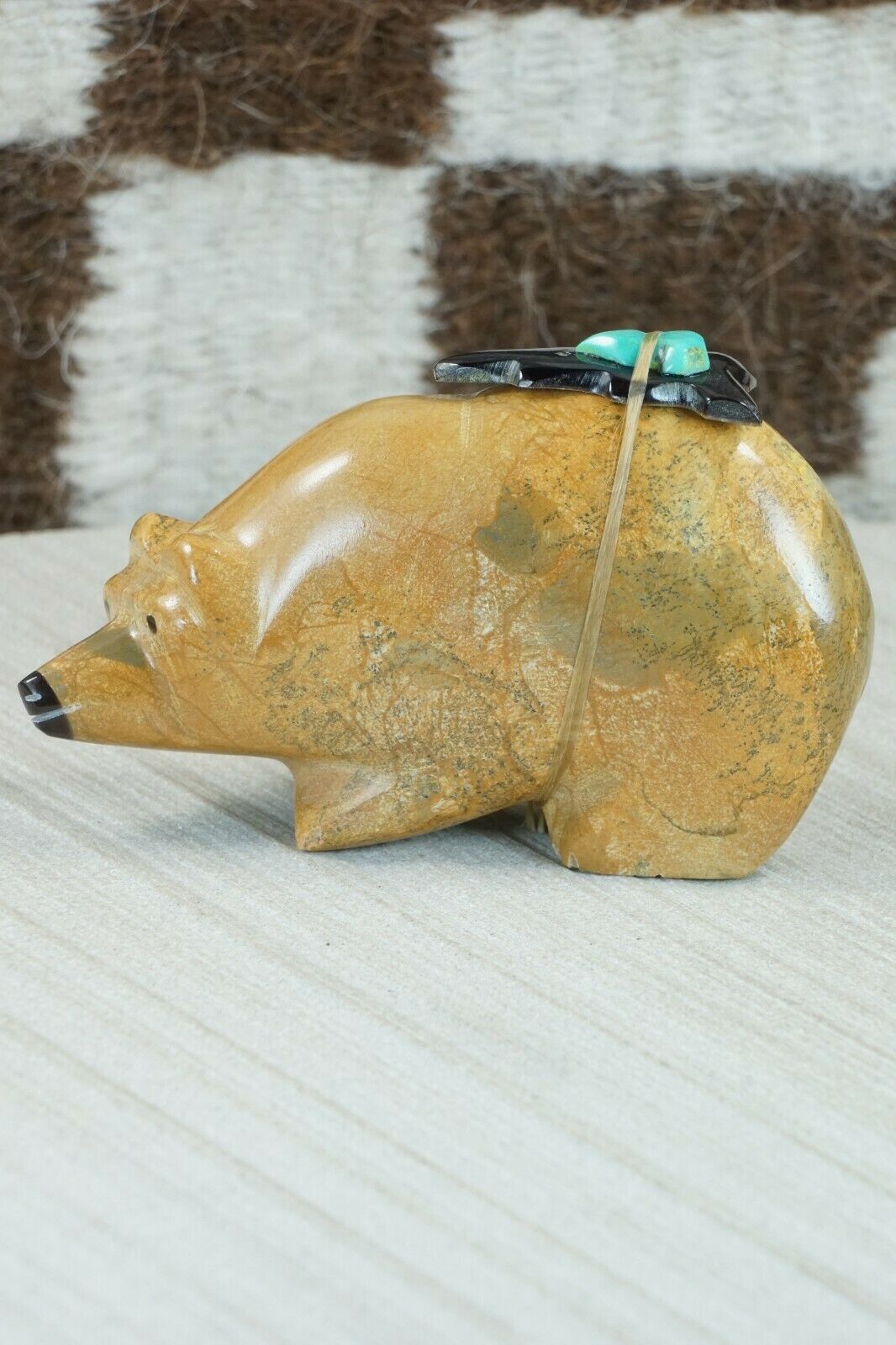 Bear Zuni Fetish Carving - Enrike Leekya