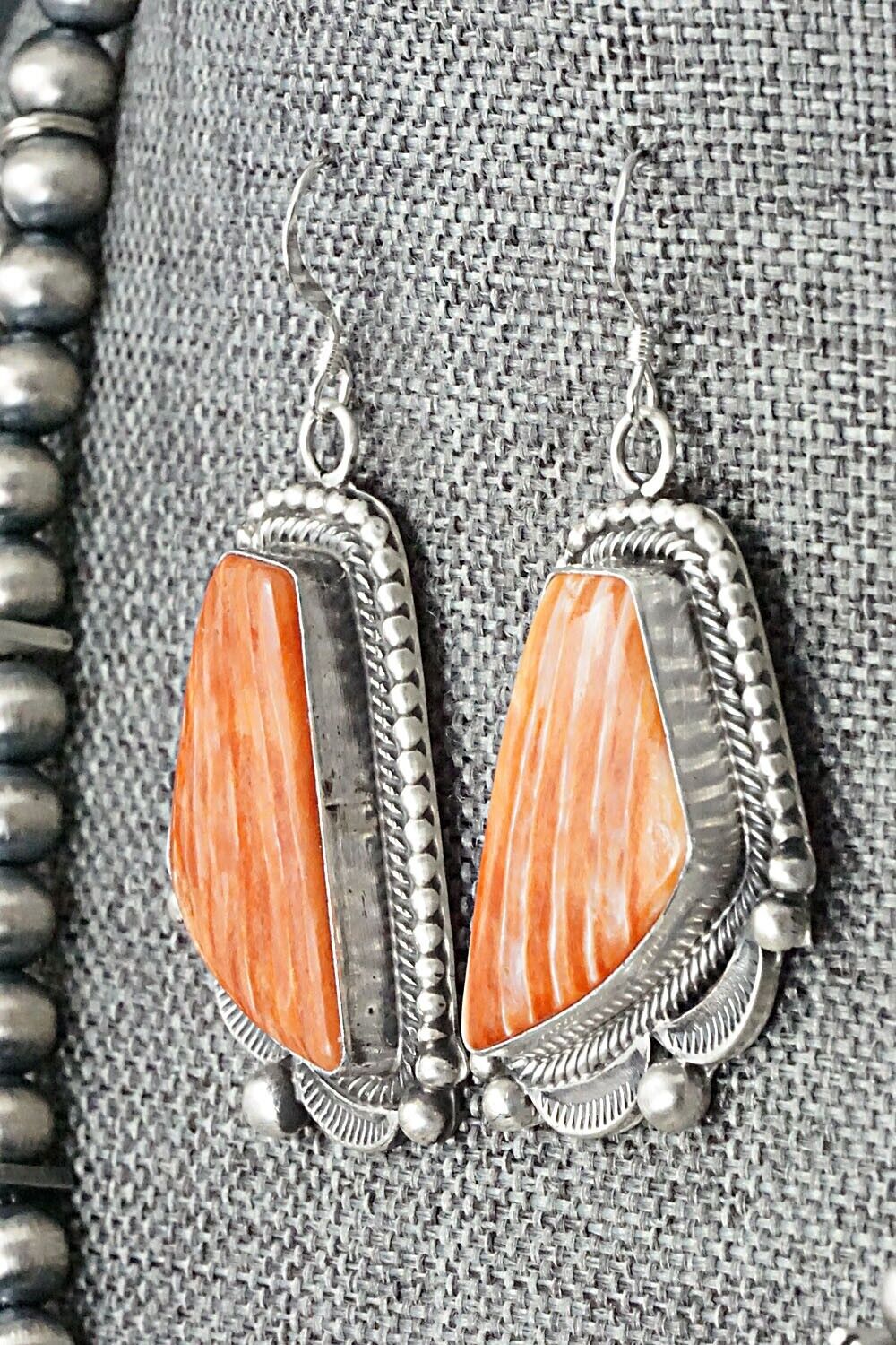 Spiny Oyster & Sterling Silver Squash Blossom Set - Tom Lewis