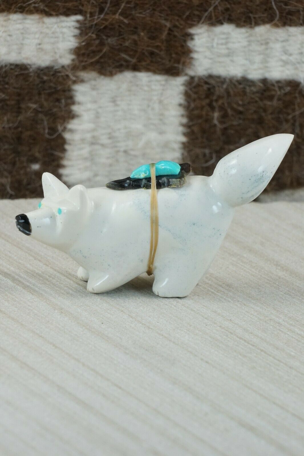 Wolf Zuni Fetish Carving - Enrike Leekya