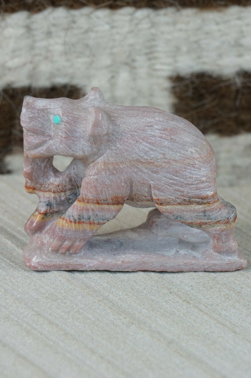 Bear Zuni Fetish Carving - Derrick Kaamasee - High Lonesome Trading