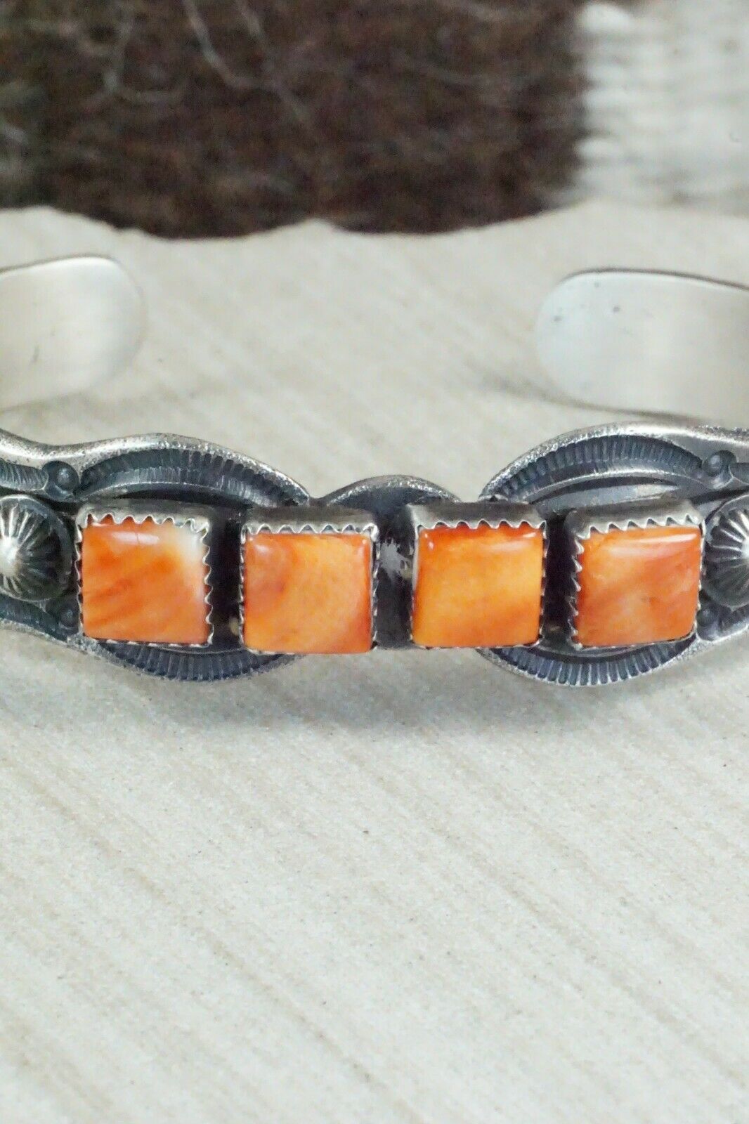 Spiny Oyster and Sterling Silver Bracelet - Eva & Linberg Billah