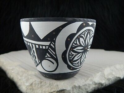 Zuni Pottery - Darla Westika - Zuni Handmade Pottery - Native American - High Lonesome Trading