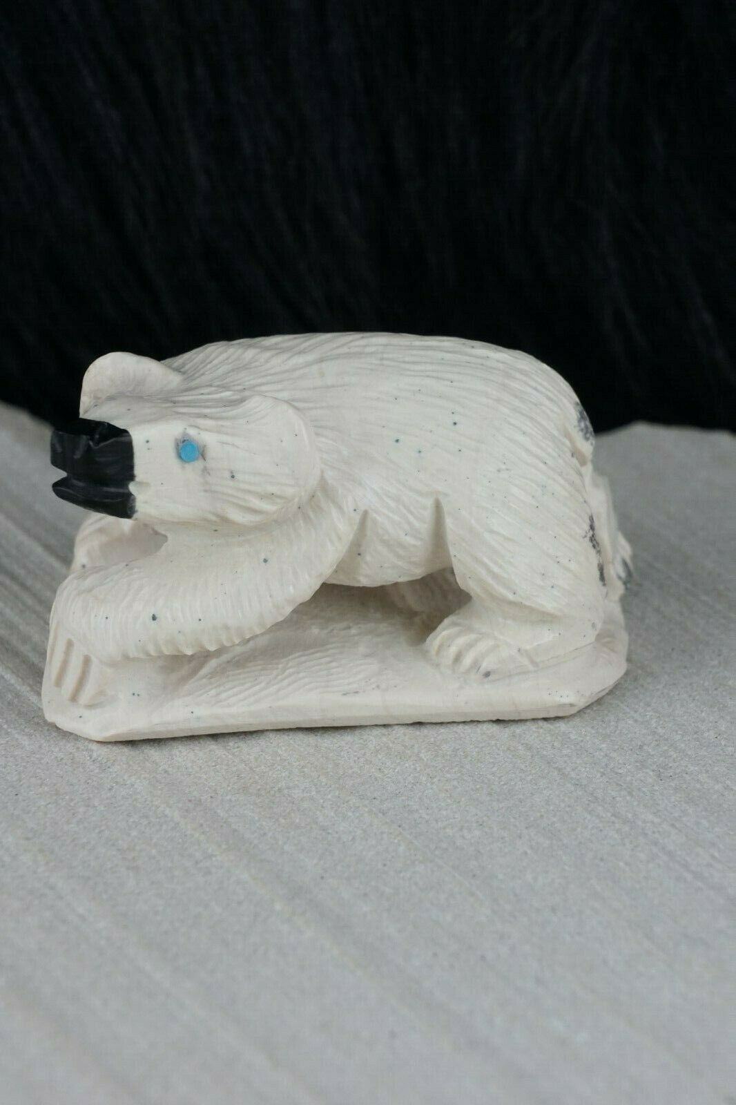 Bear Zuni Fetish Carving - Derrick Kaamasee - High Lonesome Trading