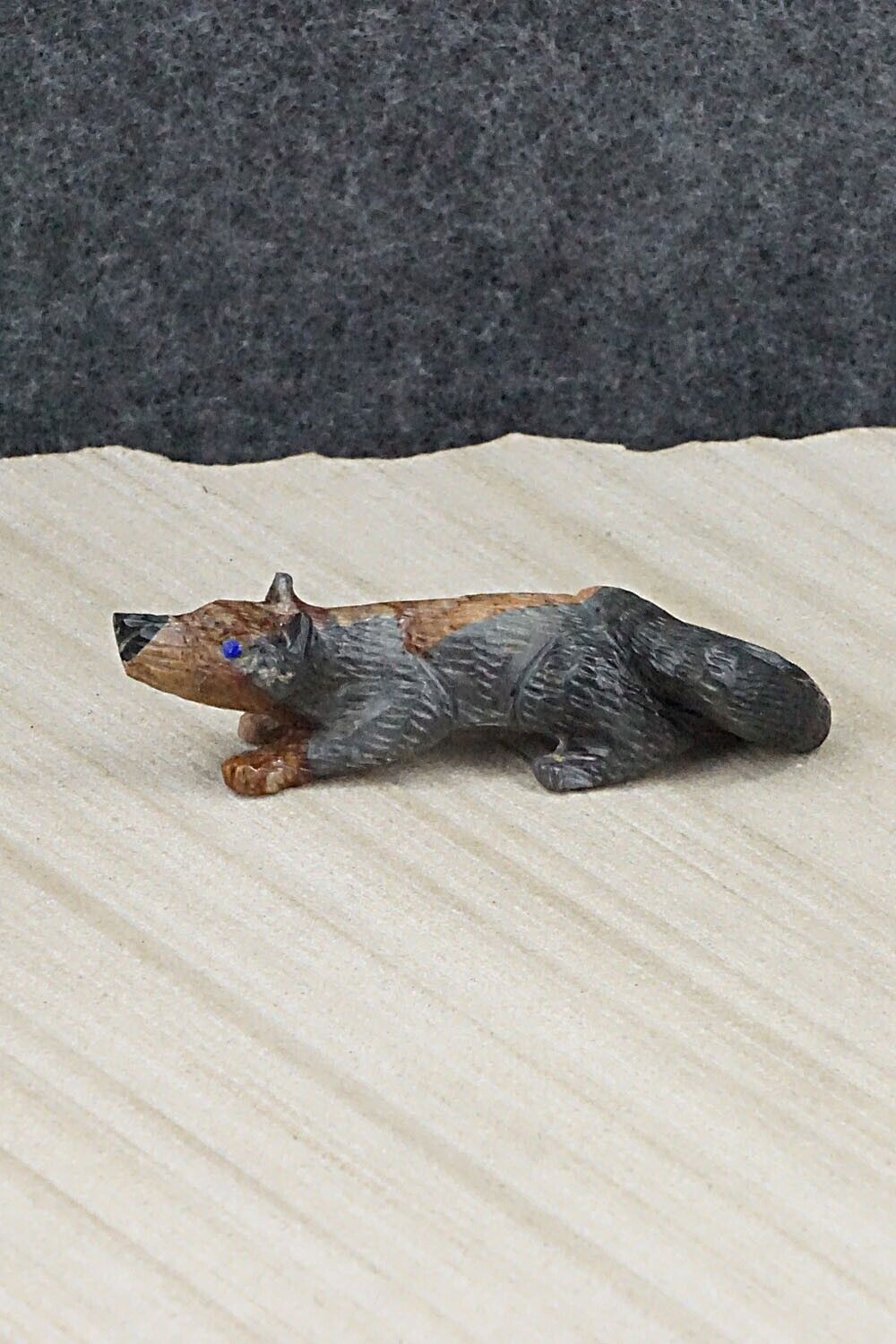 Wolf Zuni Fetish Carving - Lance Cheama