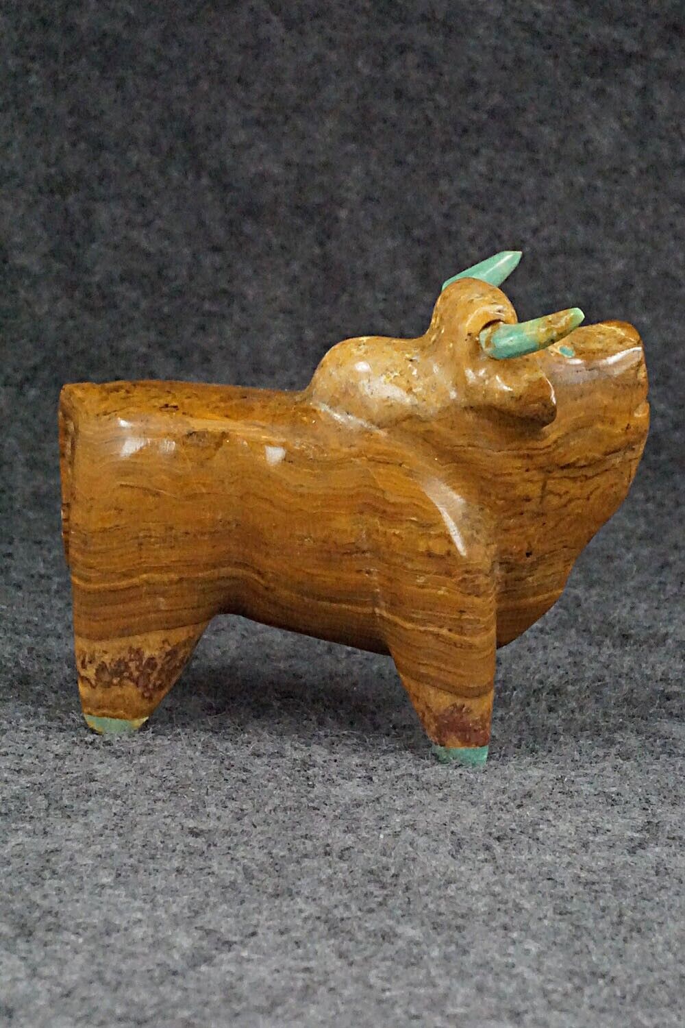 Bull Zuni Fetish Carving - Enrike Leekya