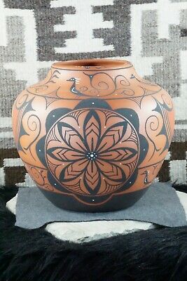 Zuni Pottery - Priscilla Peynetsa