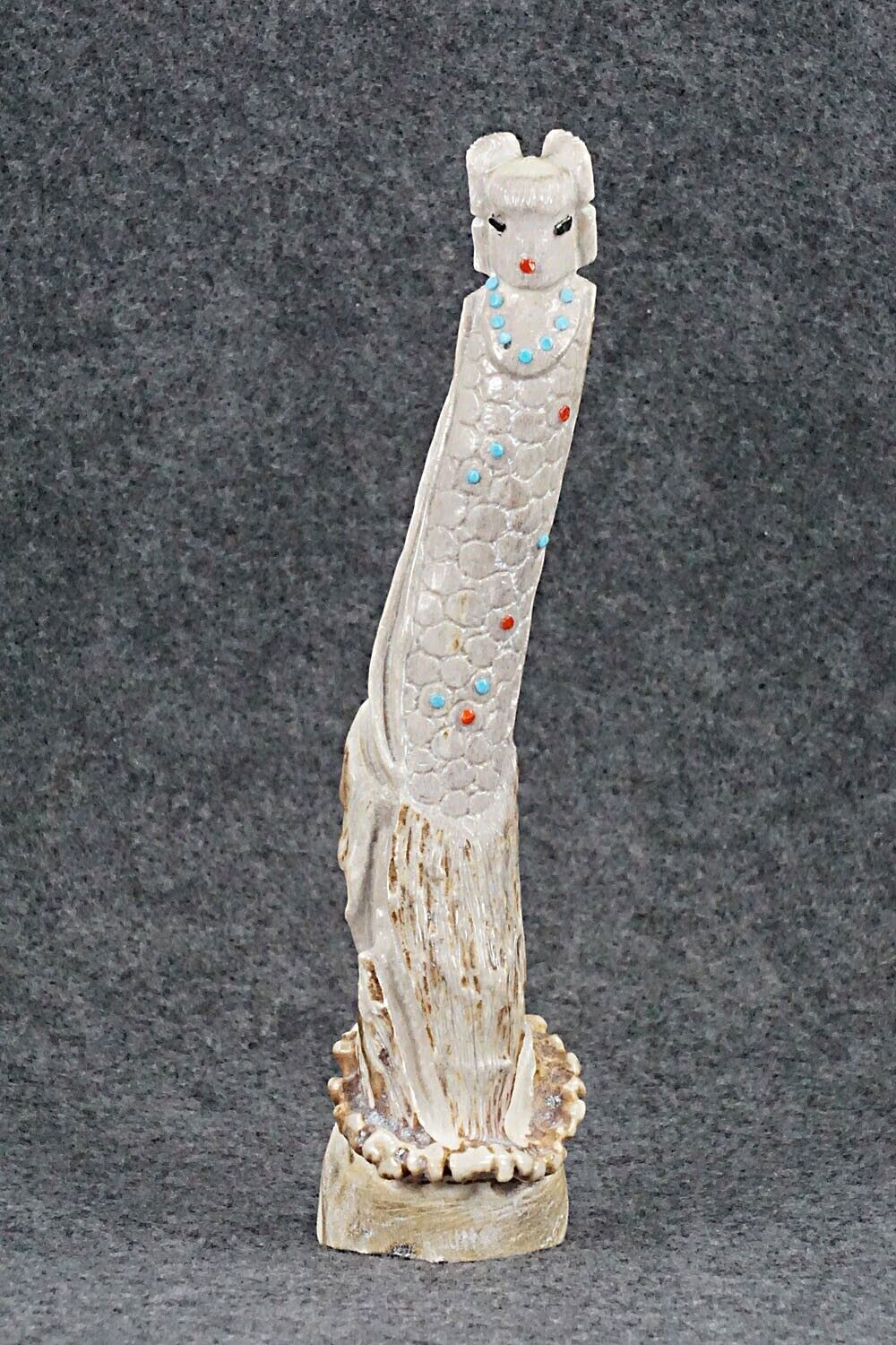 Corn Maiden Zuni Fetish Carving - Derrick Kaamasee