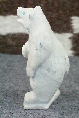 Bear Zuni Fetish Carving - Derrick Kaamasee